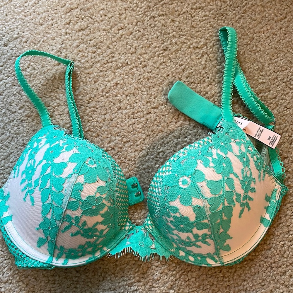Never worn VS bra